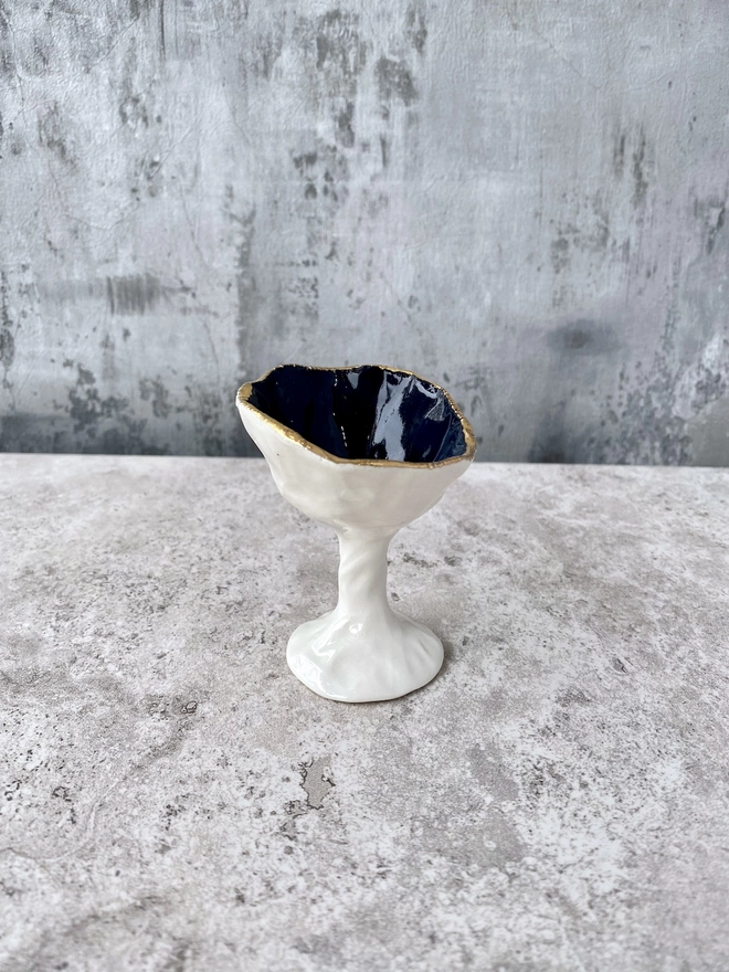 Quirky Egg Cup Black