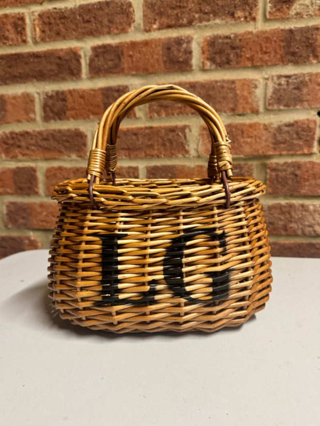 Personalised child's wicker basket "LG"