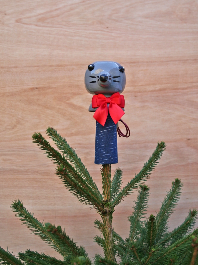 Seal christmas tree topper