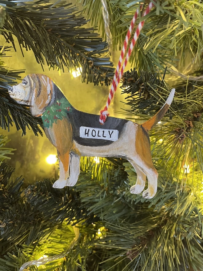 A Beagle dog Christmas decoration hund