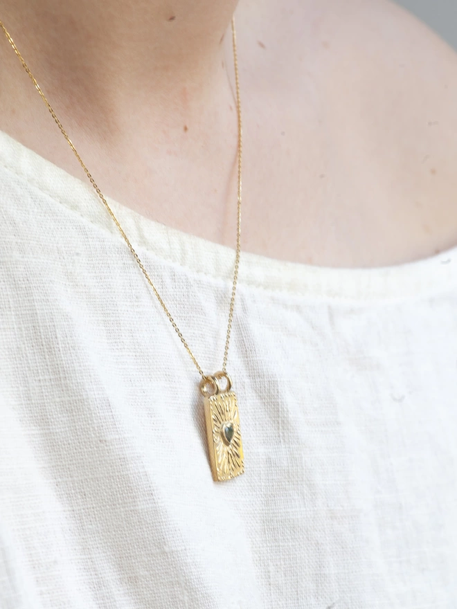 Rectangle necklace in 9ct gold 