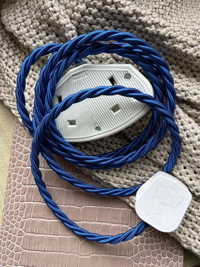 Lola's Leads Fabric Extension Cable in Cobalt