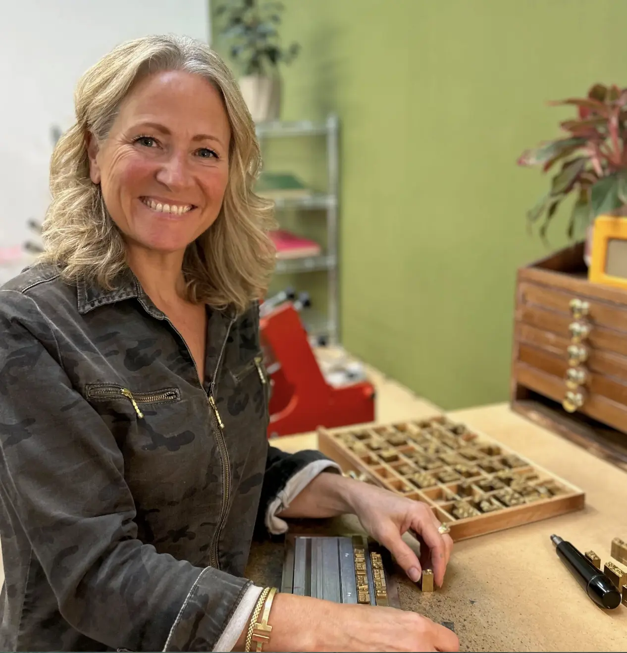 Golden Press Luxury Stationary Storefront Image