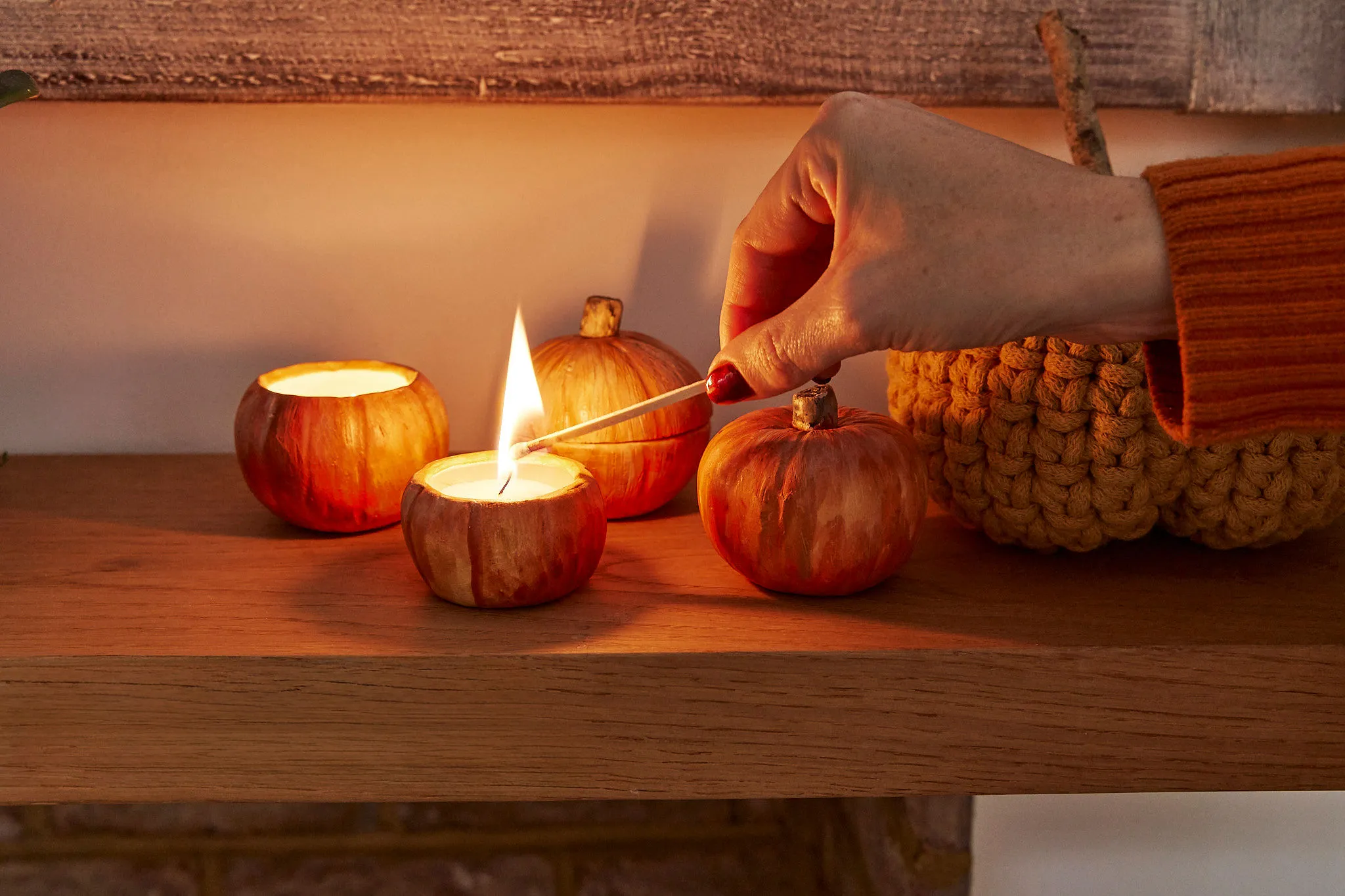 Halloween pumpkin tealight holder