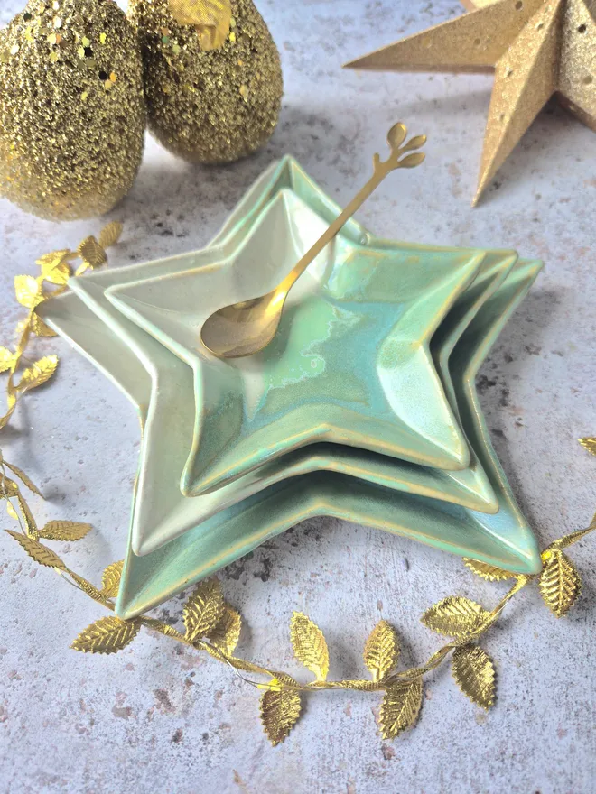 Christmas star dishes, star plates, Tableware, Christmas table, Jenny Hopps Pottery