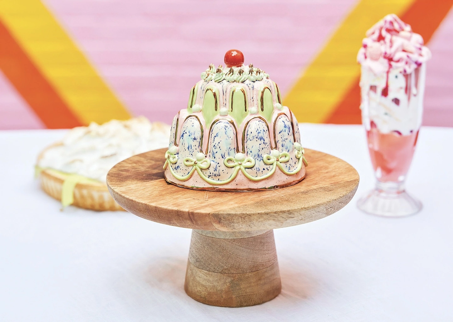 Ceramic cake sculpture
