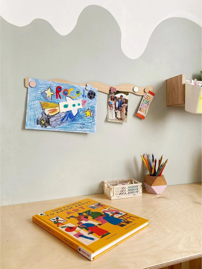 children's magnetic display bar