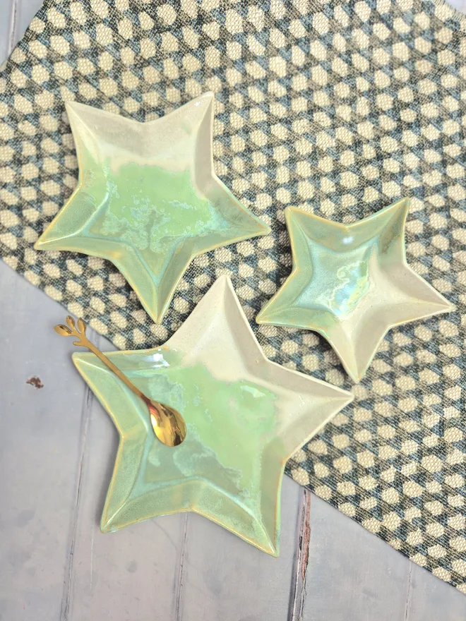 Christmas star dishes, star plates, Tableware, Christmas table, Jenny Hopps Pottery