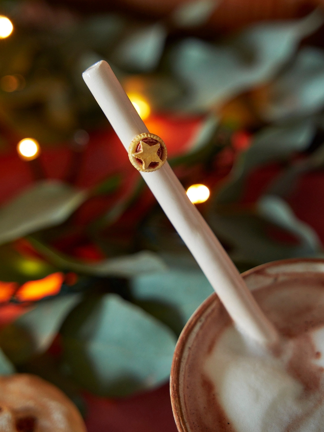 Mince pie ceramic straw