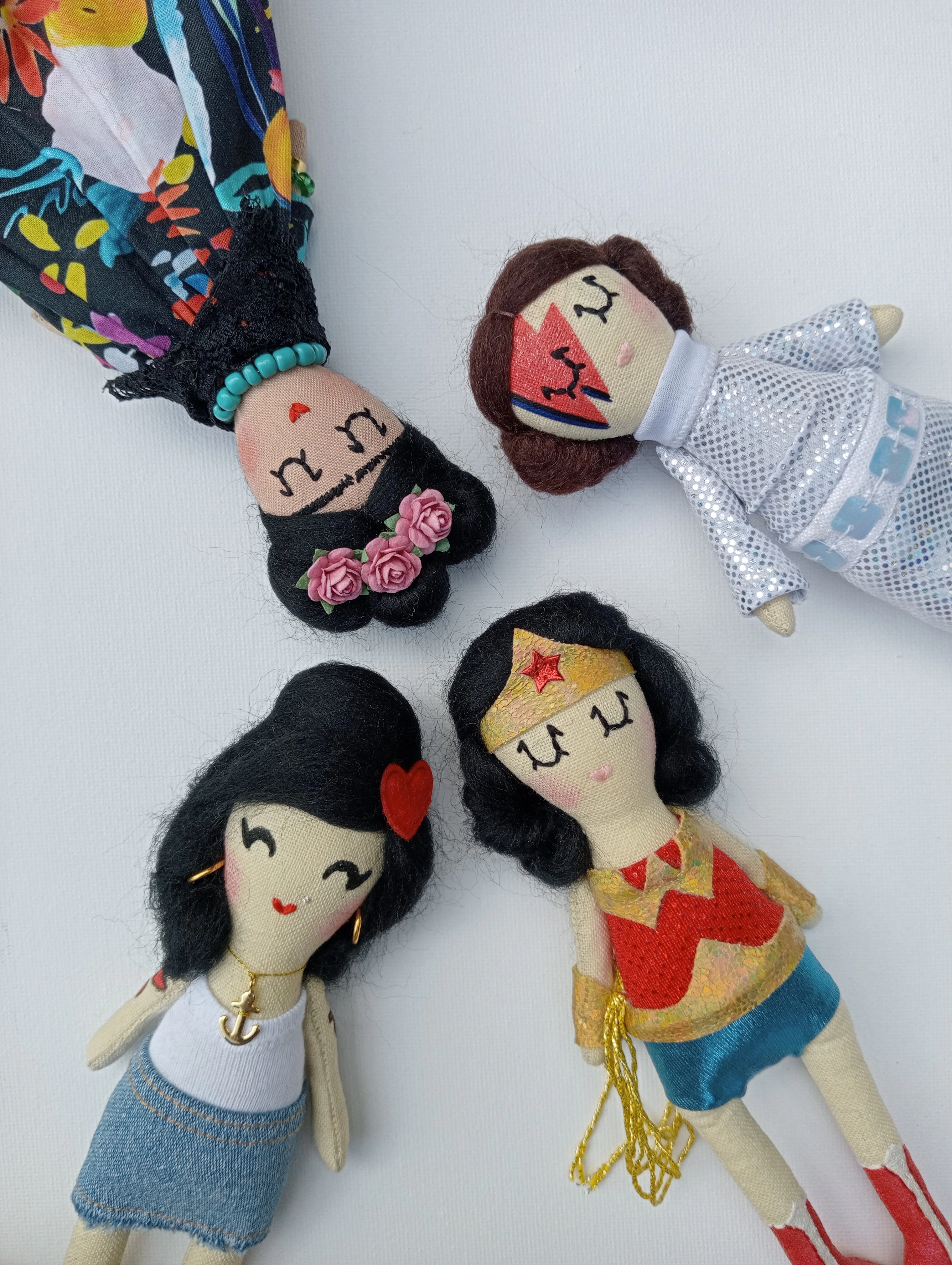 Female icon role models Frida Kahlo the Rebel Princess wonder woman Amy Winehouse mini dolls