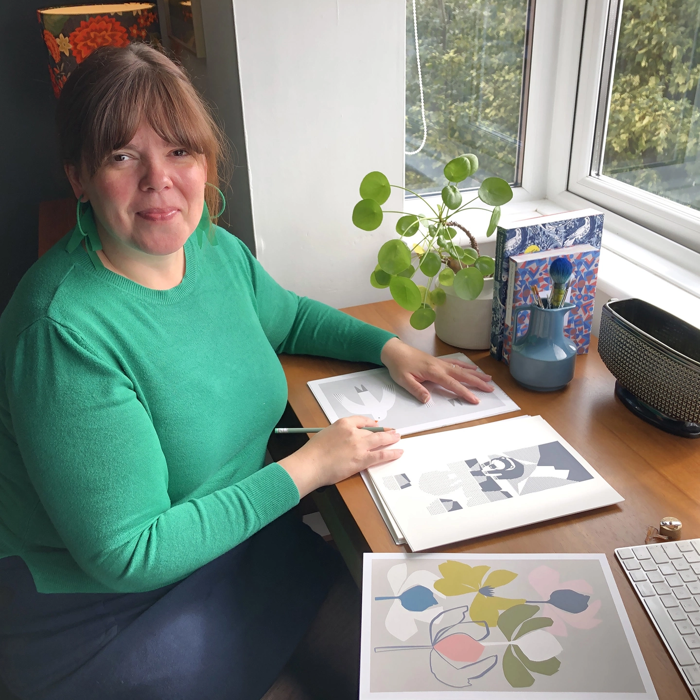 Victoria Oatway is the creative designer behind Bobbie Print. Her studio is based in Chichester, West Sussex. Here Victoria designs all her mini card and print designs.