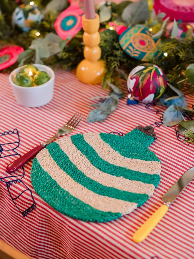 Green stripe bauble placemat