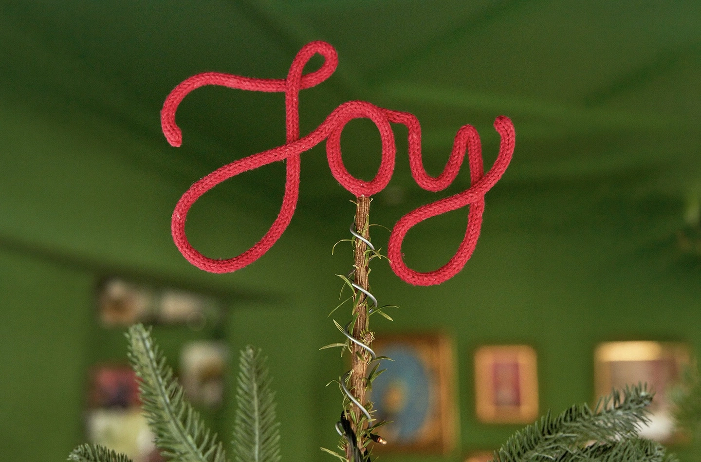 Joy red wire string tree topper