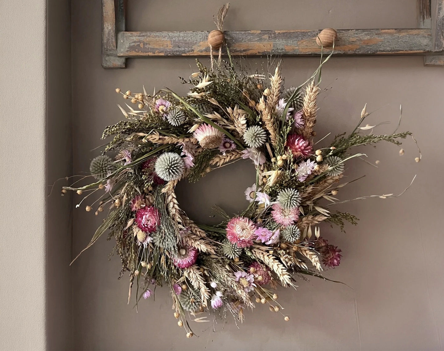 Dried flower everlasting Autumn wreath