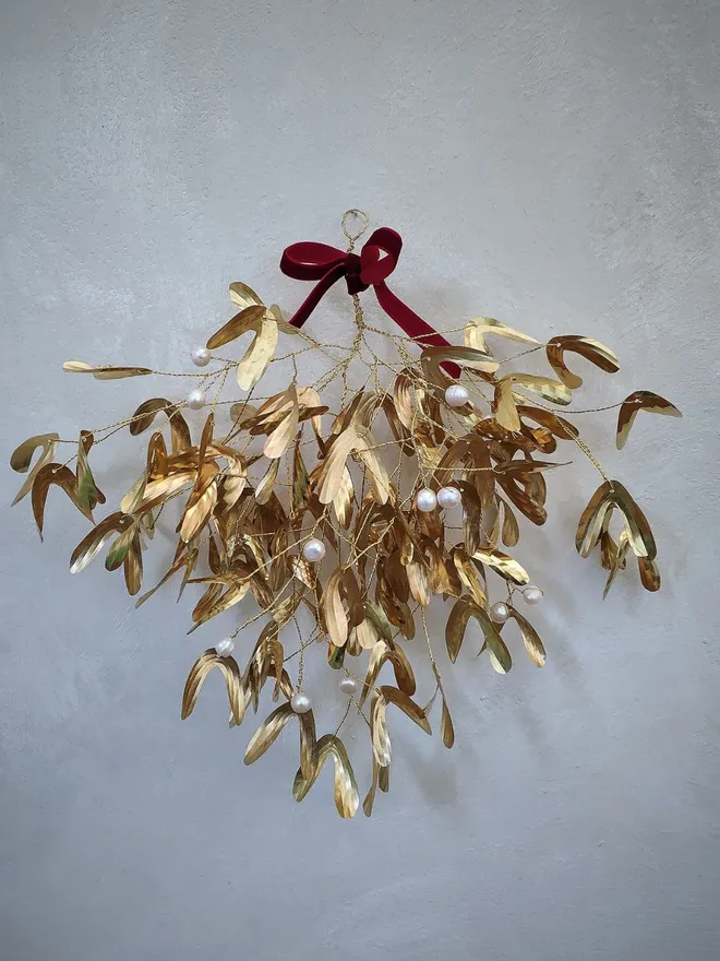 Brass Pearl Mistletoe