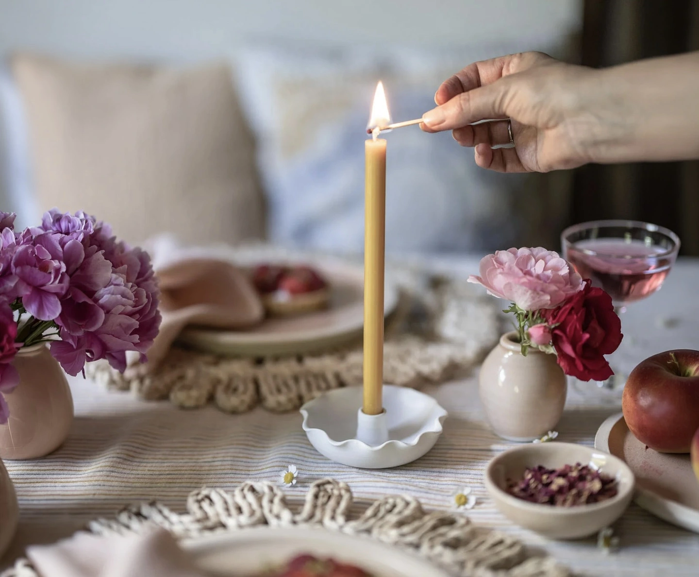 Ceramic candlestick frilled holder