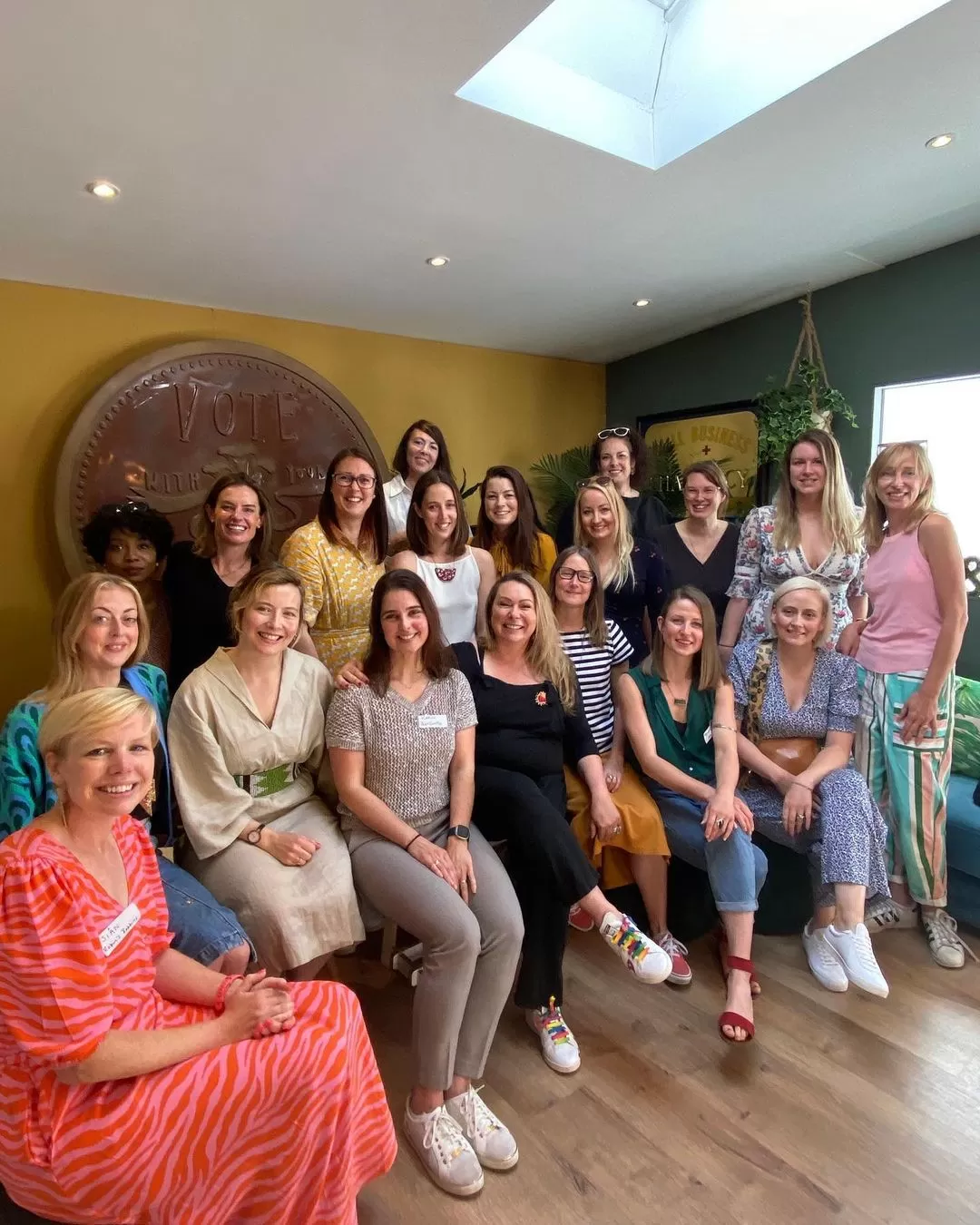 Group of woman at a Holly & Co networking meet up 