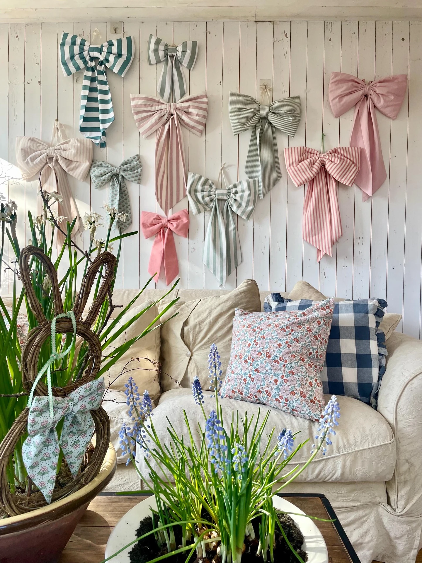 Rococo Bow Storefront Image
