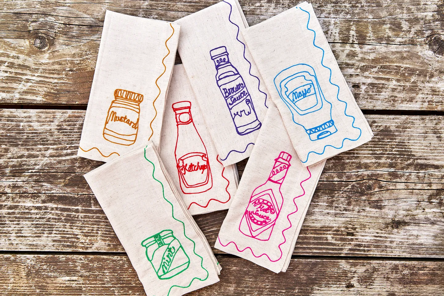 Embroidered condiment sauce napkin