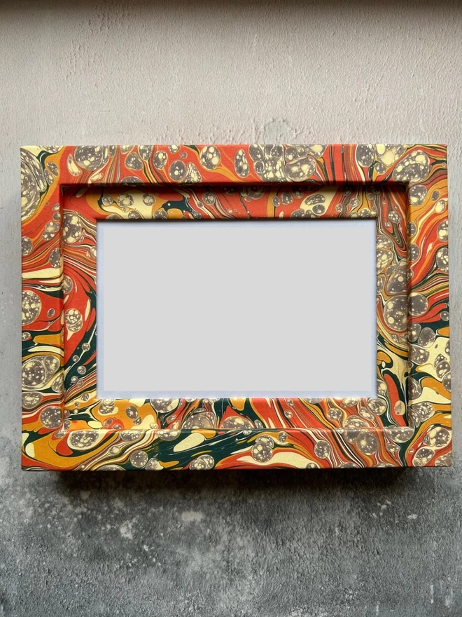 Marbled frame red