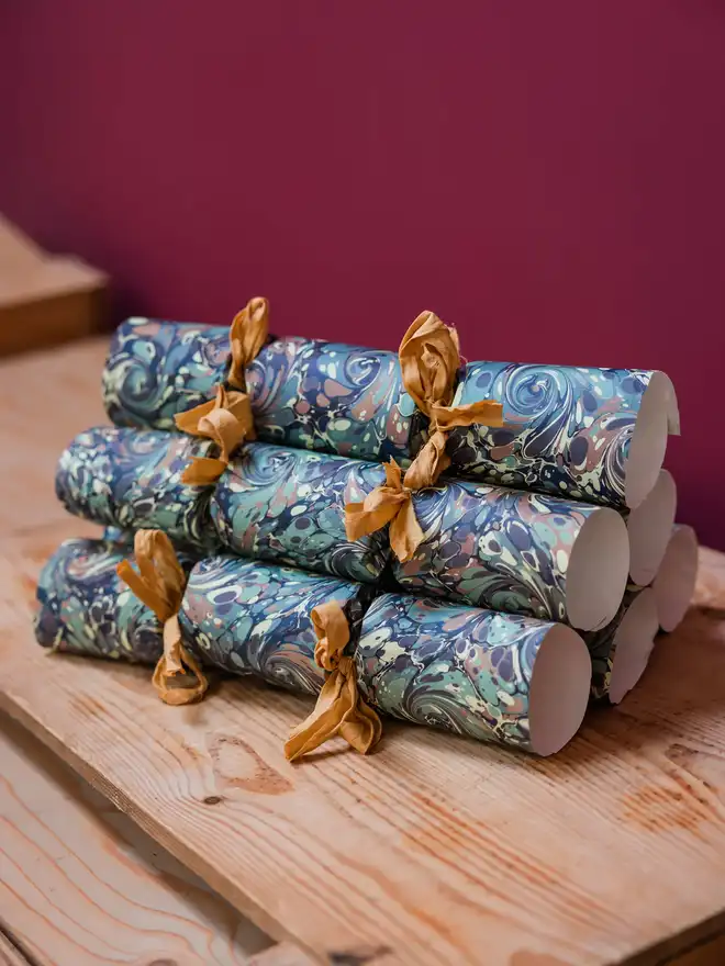 Marbled Christmas crackers