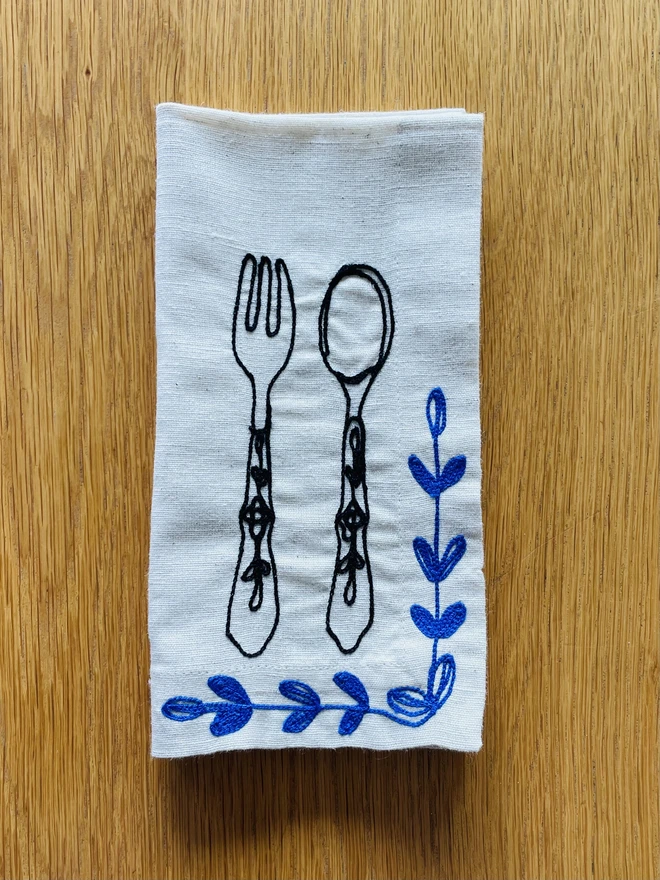 Embroidered place setting napkins