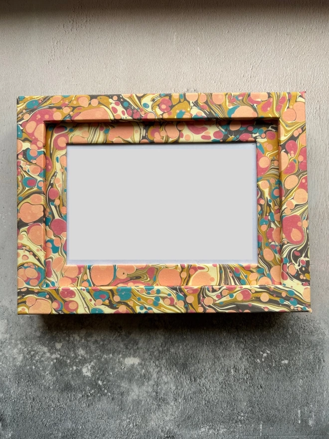 Marbled frame pink