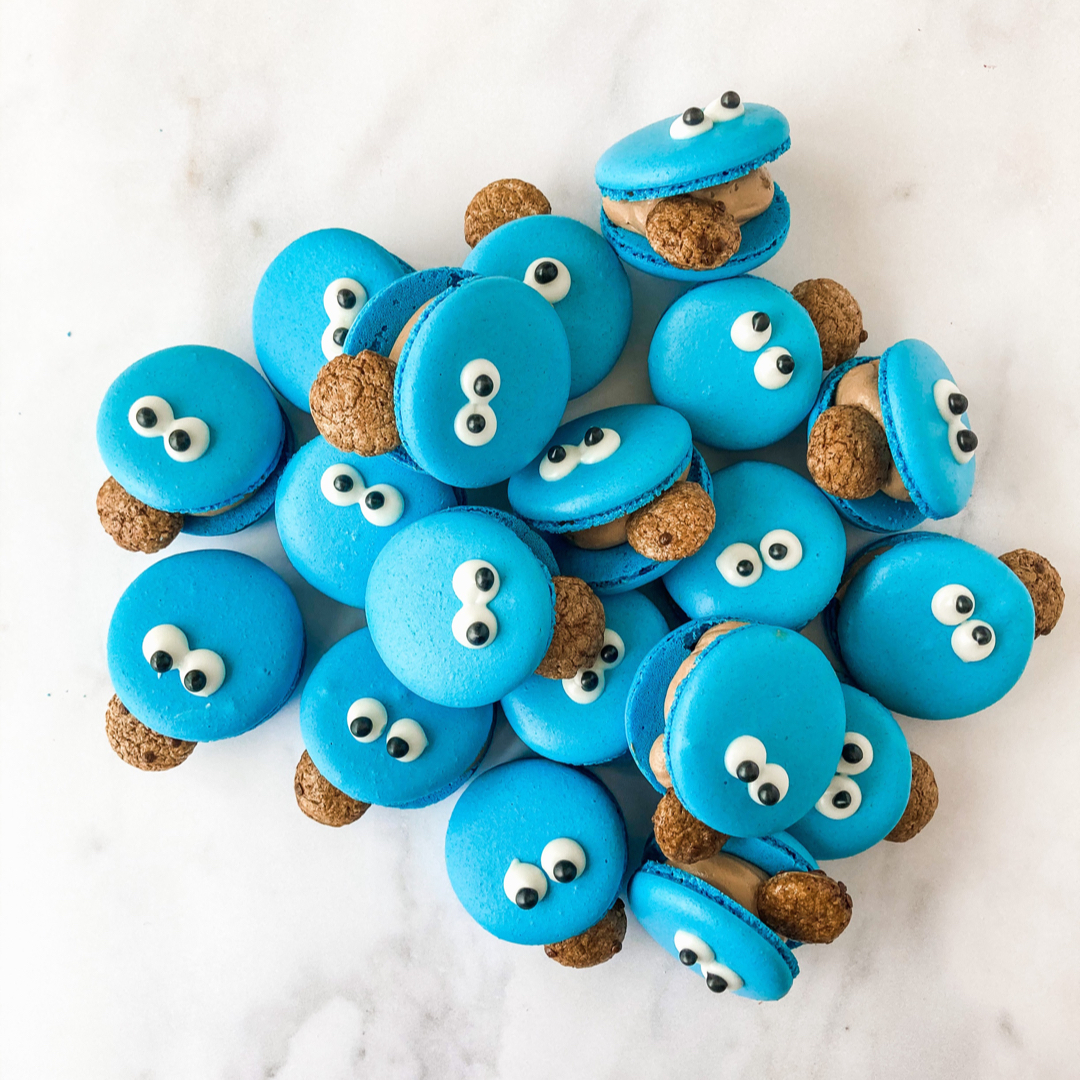 Cookie Monster Macarons 