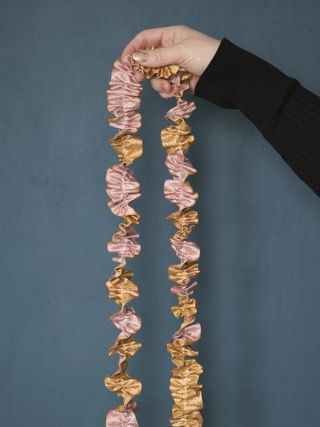 pink and gold garland