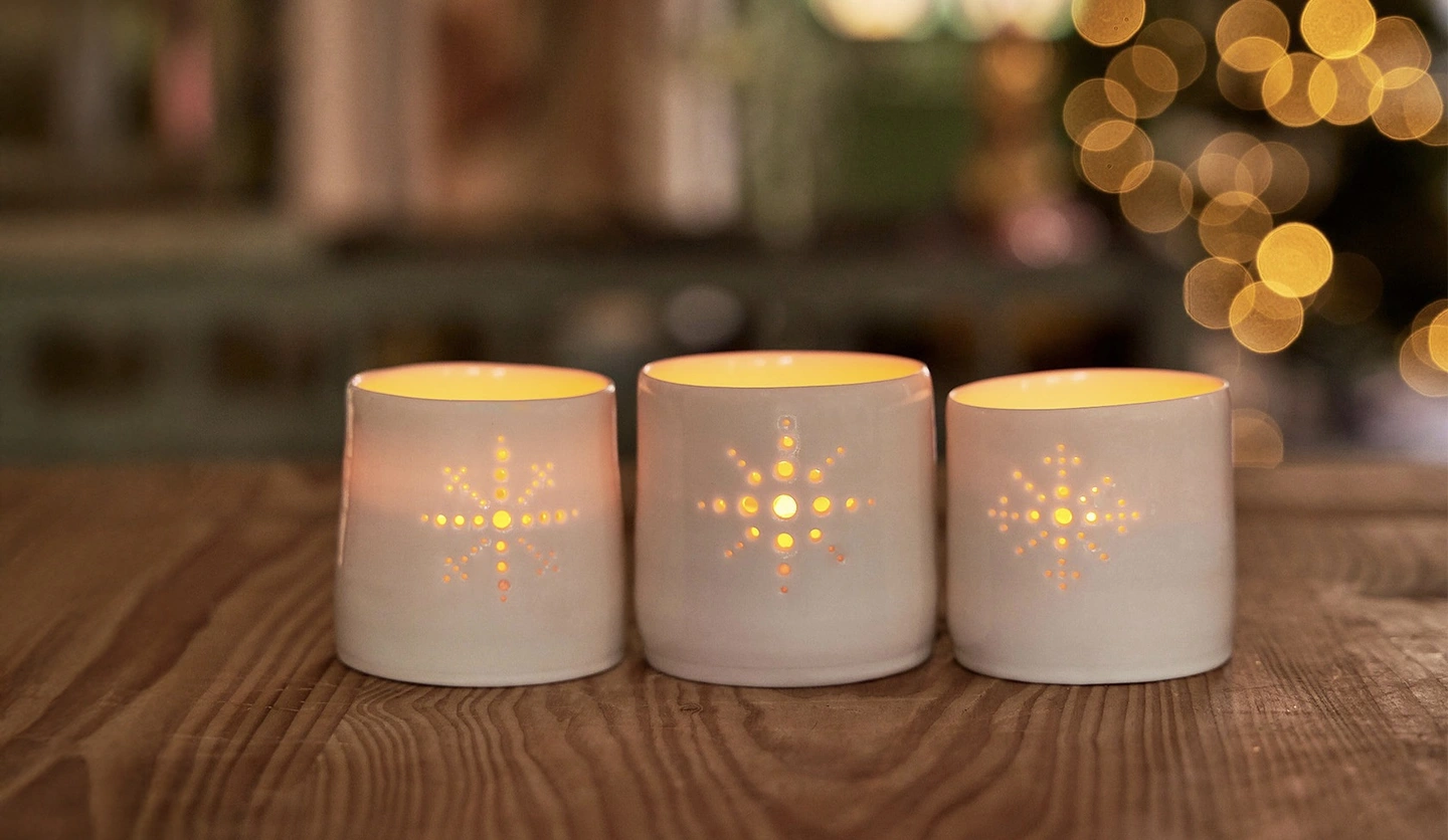 Snowflake tea light holder