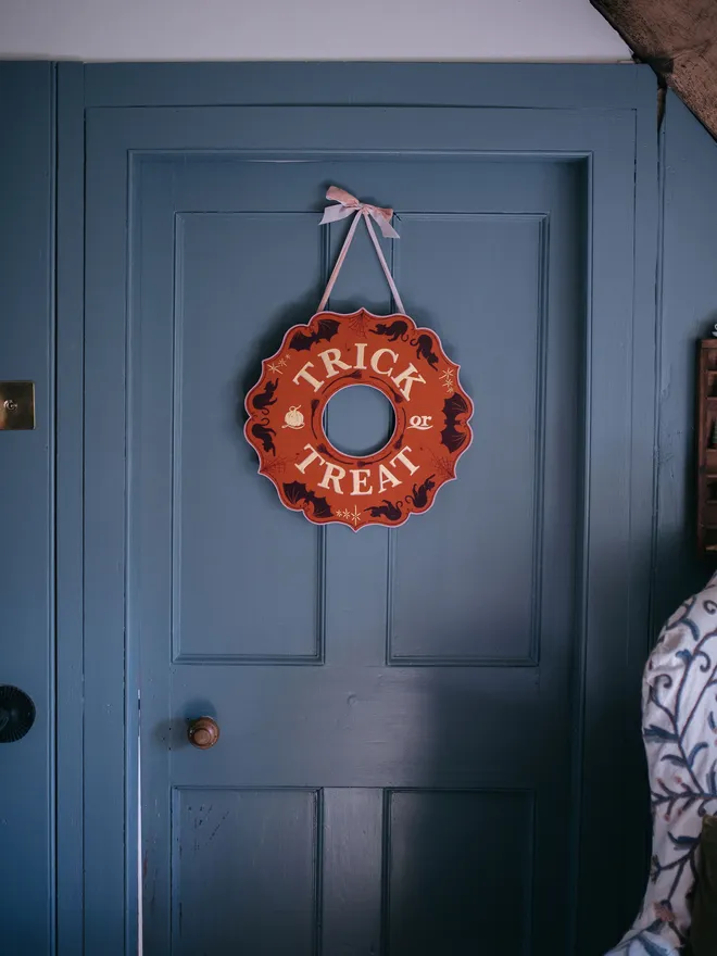 Trick or treat Halloween wreath