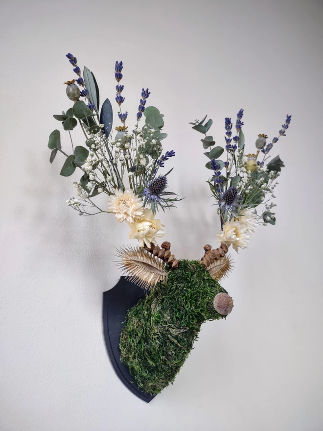 Handcrafted Dried Flower 'SERENITY Mini' Deer Wall Hanging