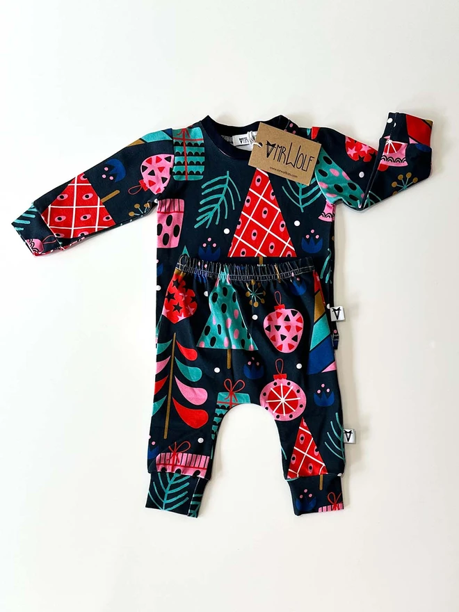 Baby and toddler lounge set with a Christmas tree print