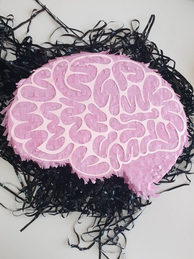 Halloween zombe brain pinata