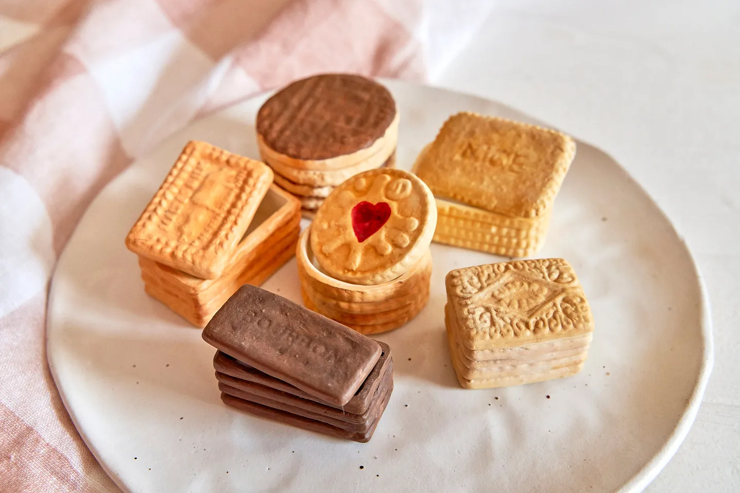 Ceramic biscuits