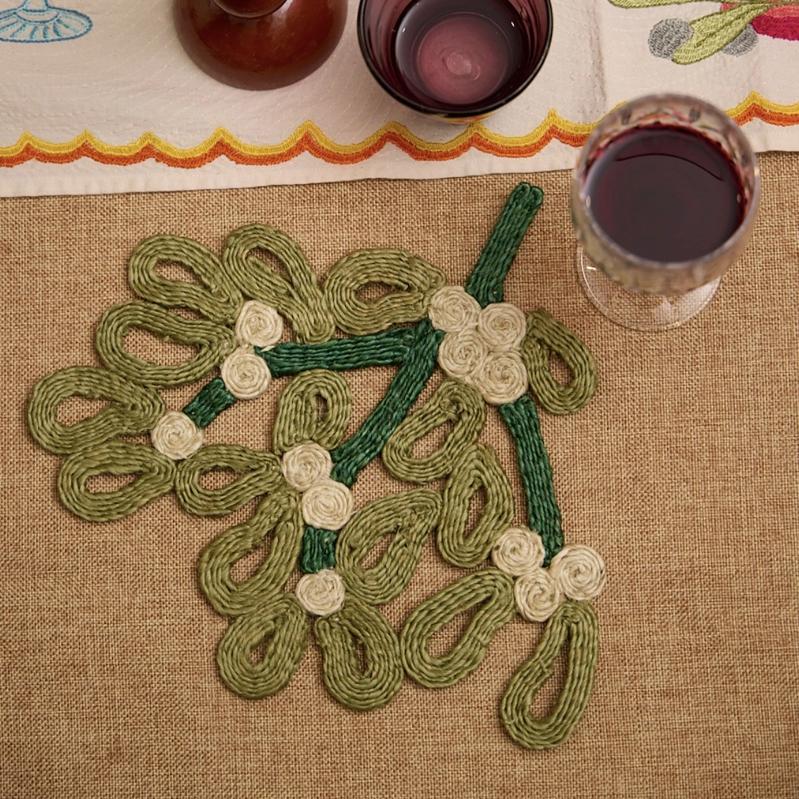 Mistletoe Christmas placement