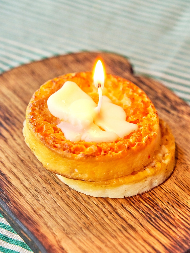 Crumpet candle