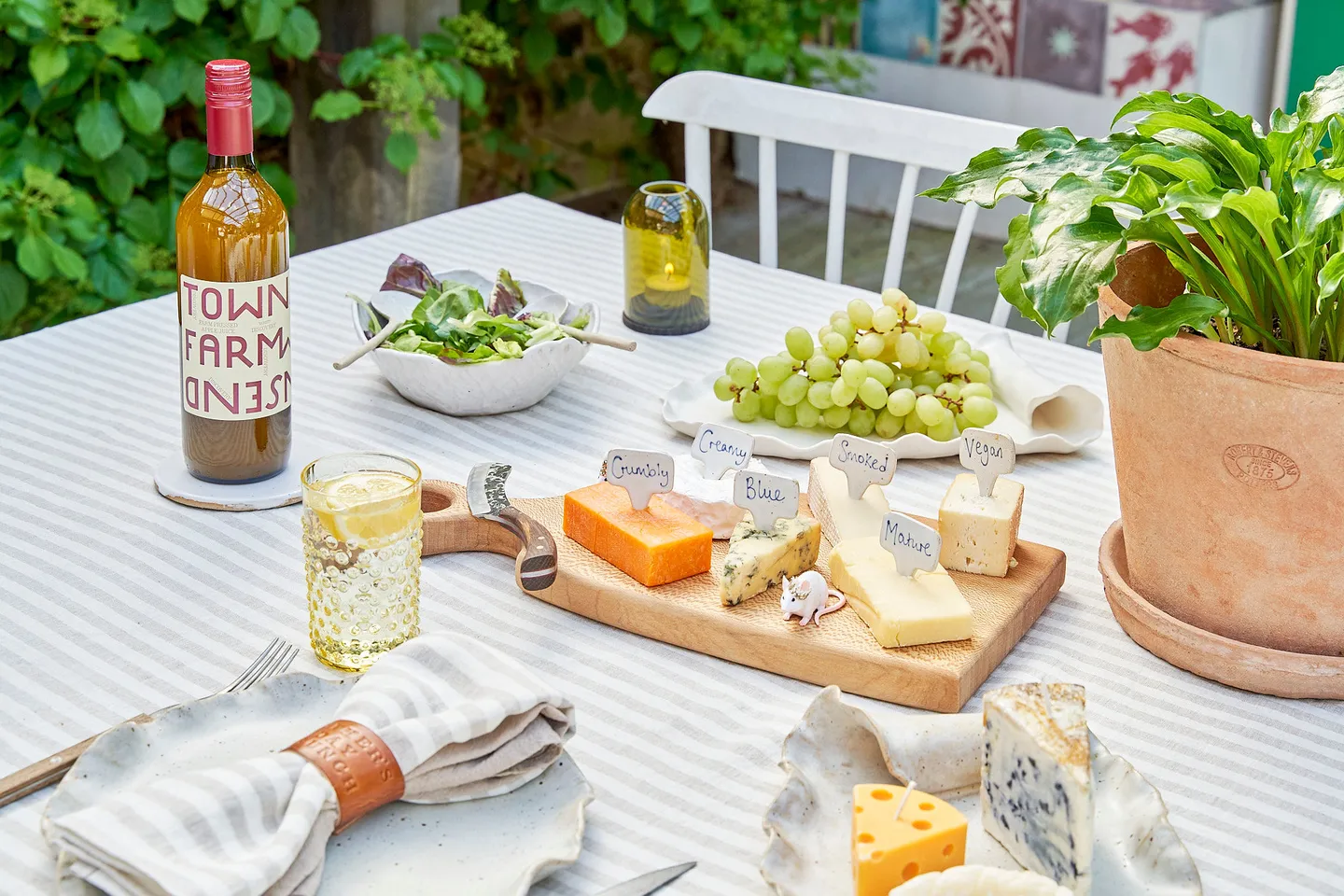 Cheeseboard table