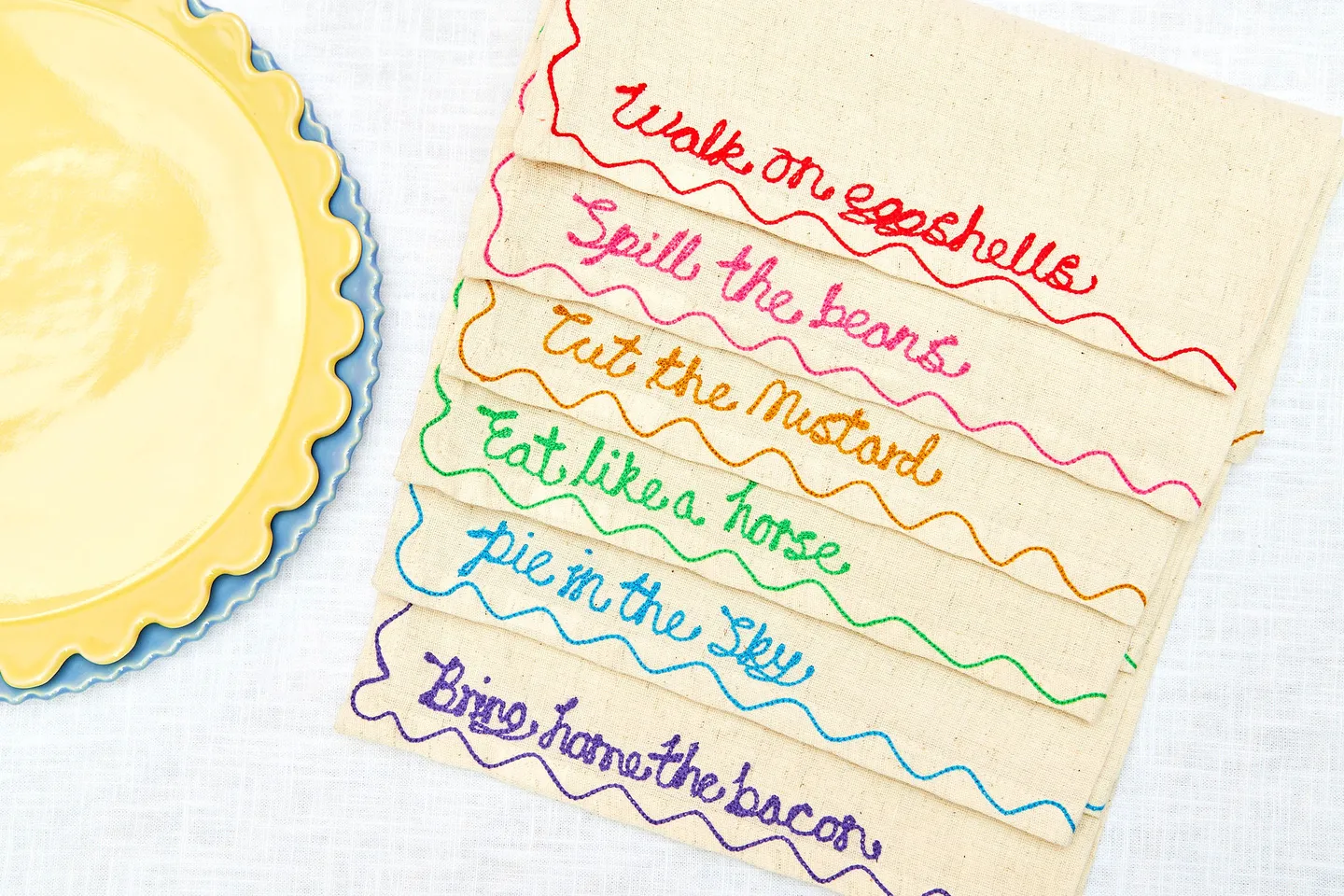 Embroidered food proverb napkin set