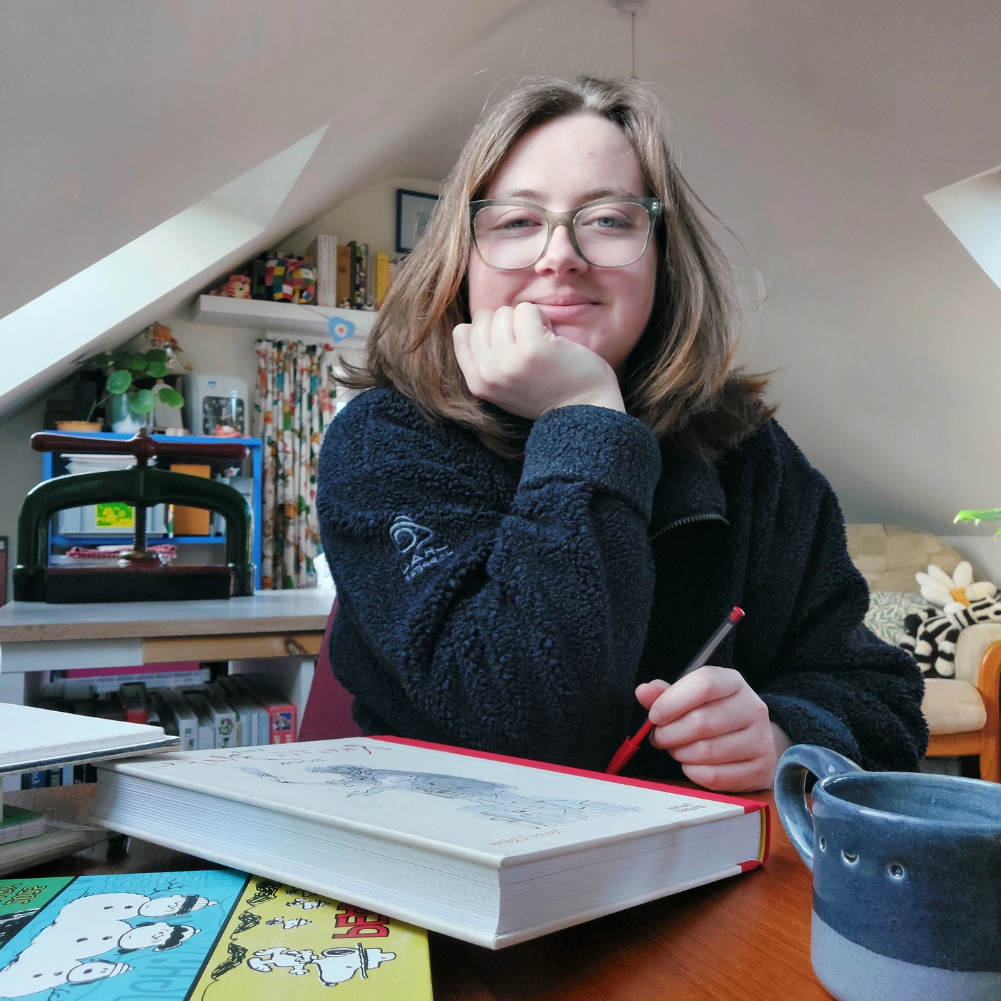 RACHLLOYDPRESS - Rach Lloyd in her studio