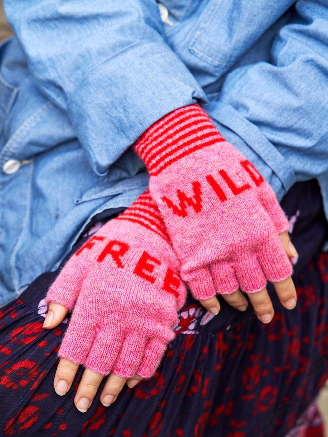 Fingerless Free Wild Gloves Pale Pink And Fuchsia 