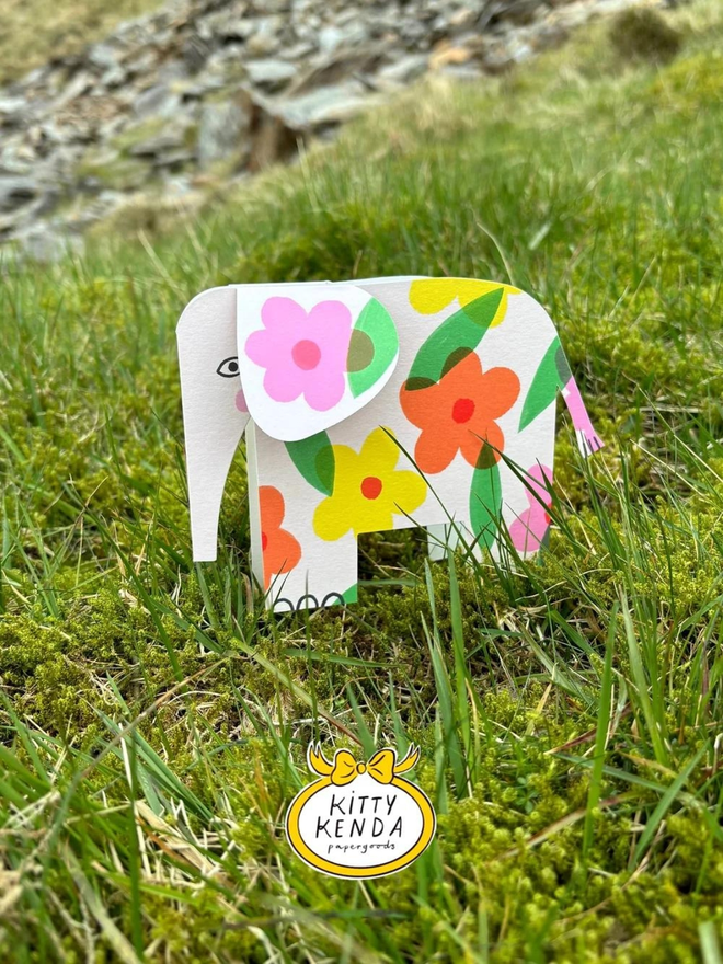 floral elephant fold out card