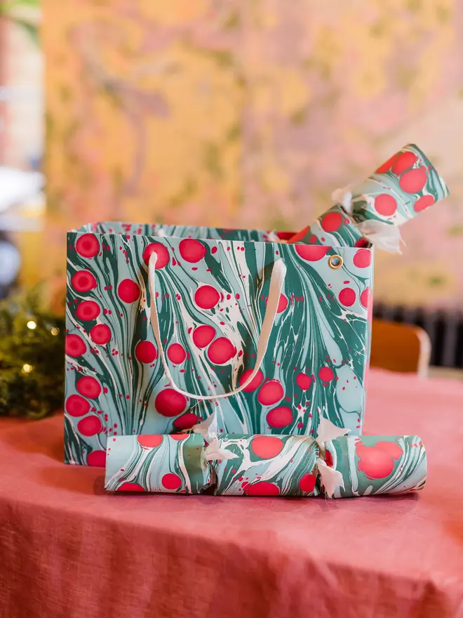 Green and red marbled Christmas crackers