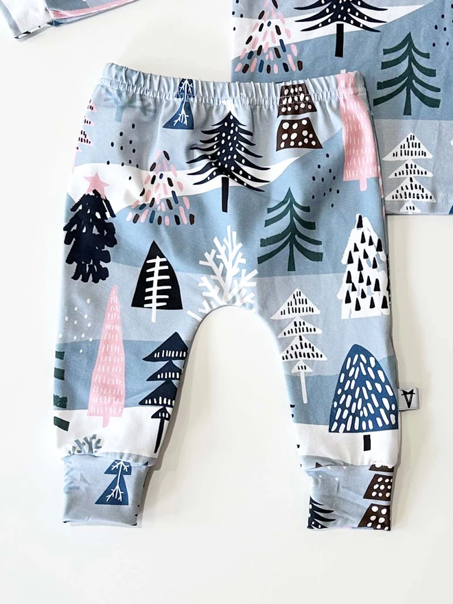 Baby and toddler lounge set in a cosy winters dream print