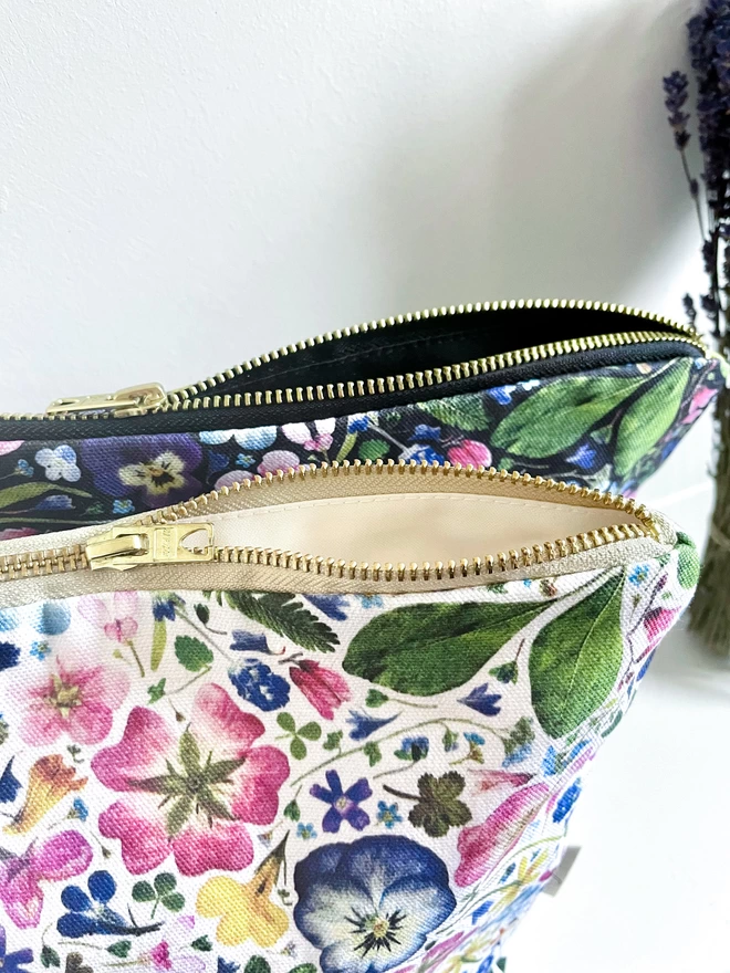 Wash Bags with Pressed Flower Designs in Light and Dark. Perfect for Nature Lovers. Made in the UK