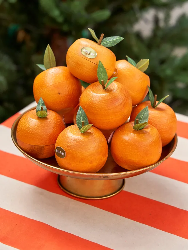 Wooden secret centre Christmas clementine