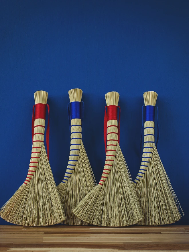 Turkey Wing broomcorn handbroom