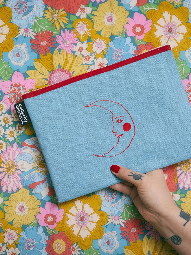 CATHERINE COLEBROOK BLUE LINEN PURSE - MOON