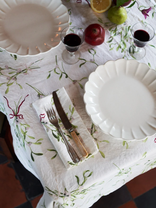 Mistletoe linen napkin