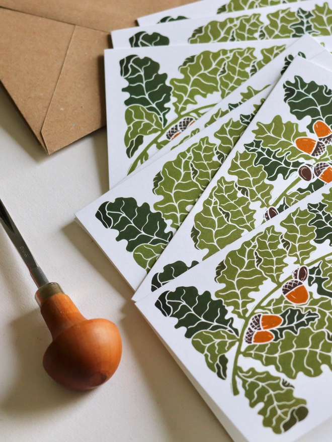 oak tree leaves and acorns writing set